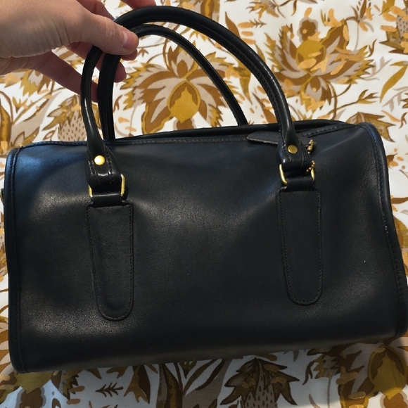 Vintage Coach Madison Black Leather Bag with Gold Zipper - Picture 3 of 11